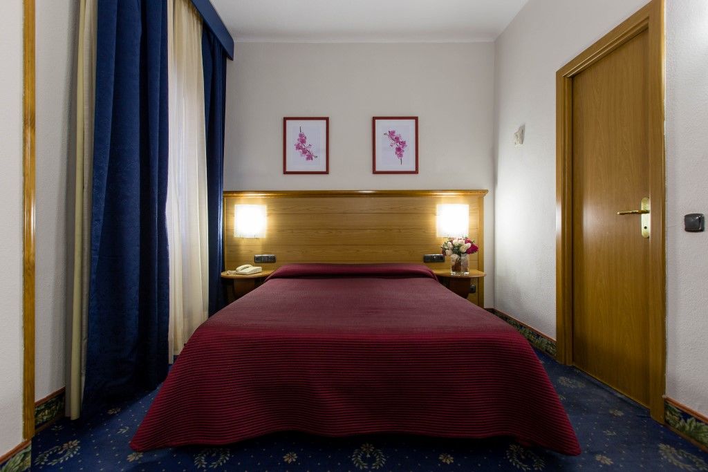 Negresco Gran Via Hotel Madrid Buitenkant foto